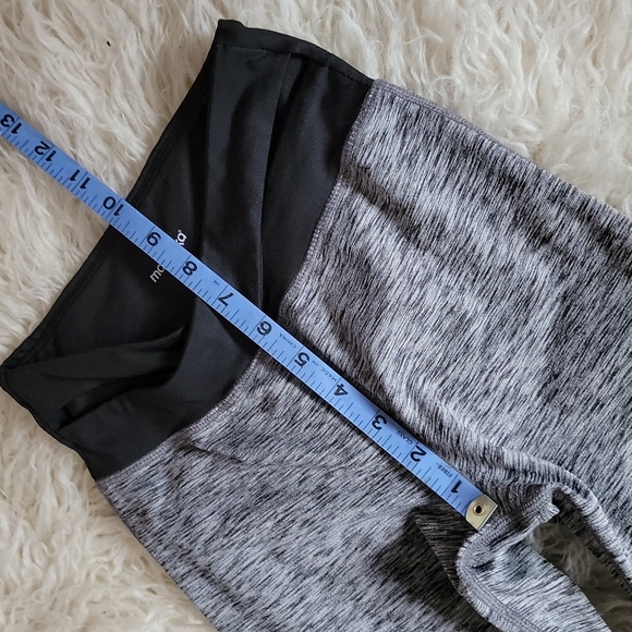 Manduka Cut Out Wrap Band Stone Melange Cropped Leggings - Picture 9 of 12